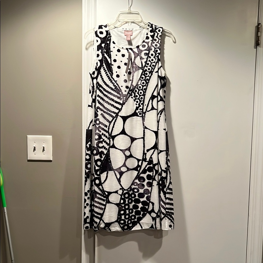 Chicos size 1 flirty dots dress fit size 8 to 10